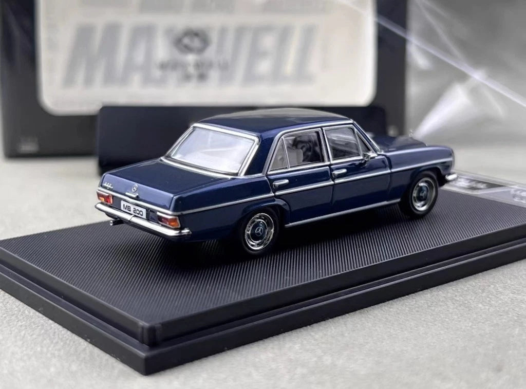 Maxwell Model 1:64-Mercedes-Benz 200 W114-Blue MW640032