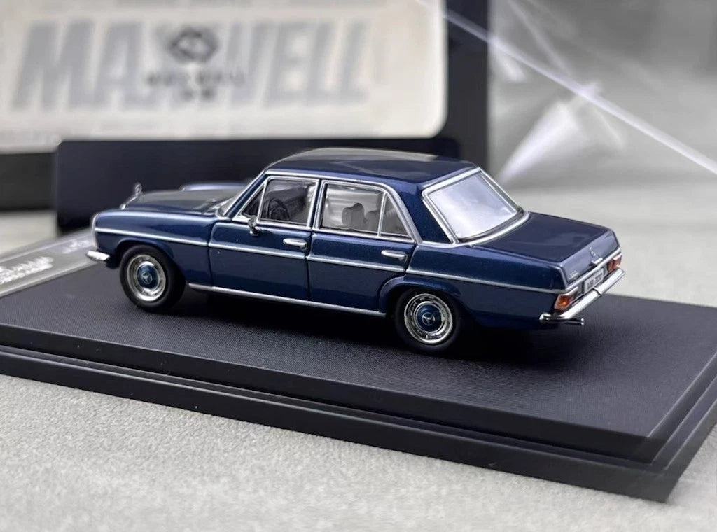Maxwell Model 1:64-Mercedes-Benz 200 W114-Blue MW640032