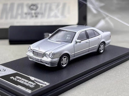 Maxwell Model 1:64-Mercedes-Benz e230 w210 Silver  MW640033