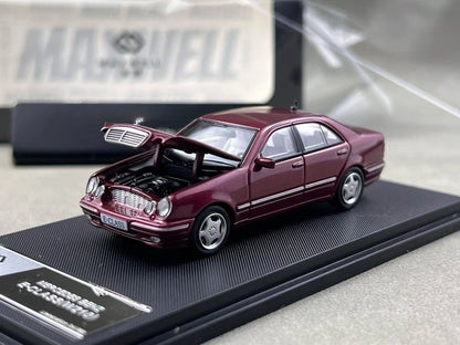 Maxwell Model 1:64-Mercedes-Benz E320 w210 Red  MW640034