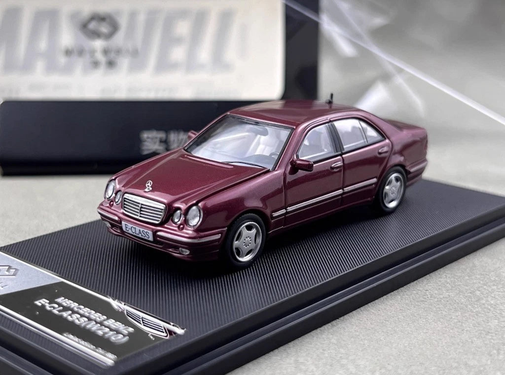 Maxwell Model 1:64-Mercedes-Benz E320 w210 Red  MW640034