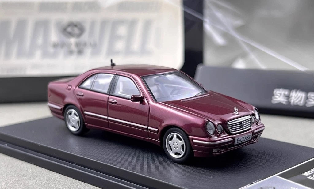 Maxwell Model 1:64-Mercedes-Benz E320 w210 Red  MW640034