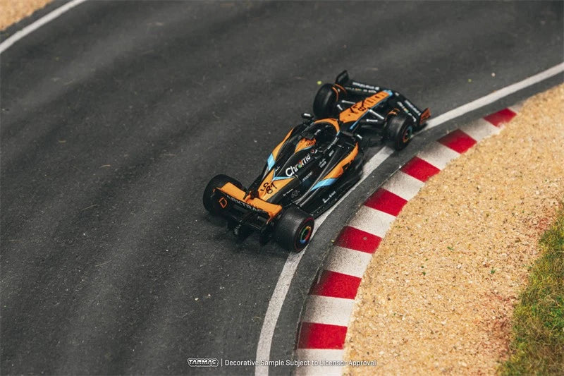 TARMAC WORKS 1/64- MCLAREN MCL60 
