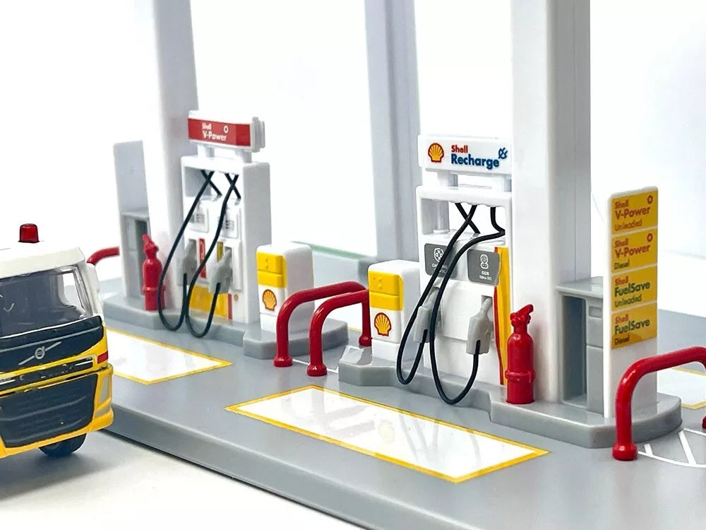 Diorama Model Kit de jeu station service Shell avec pétrolier Volvo et dépanneuse Volvo 1:64  (Shell Gas Station Playset w/ Volvo Oil Tanker and Volvo Tow Truck 1:64