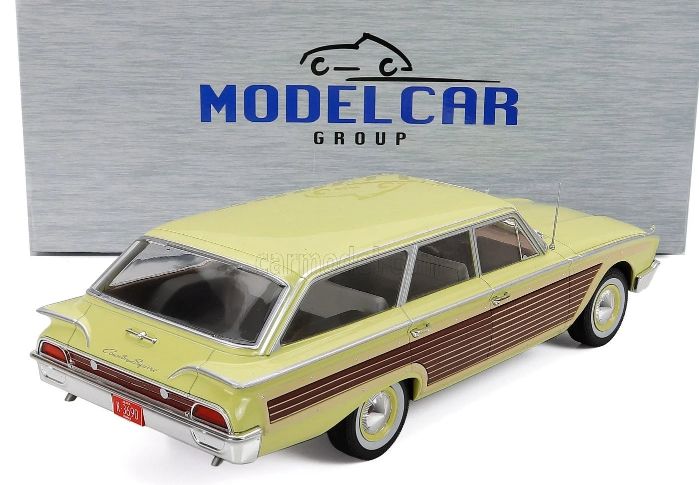 MCG 1/18"-1960 Ford LTD Country Squire Station Wagon Light Yellow
