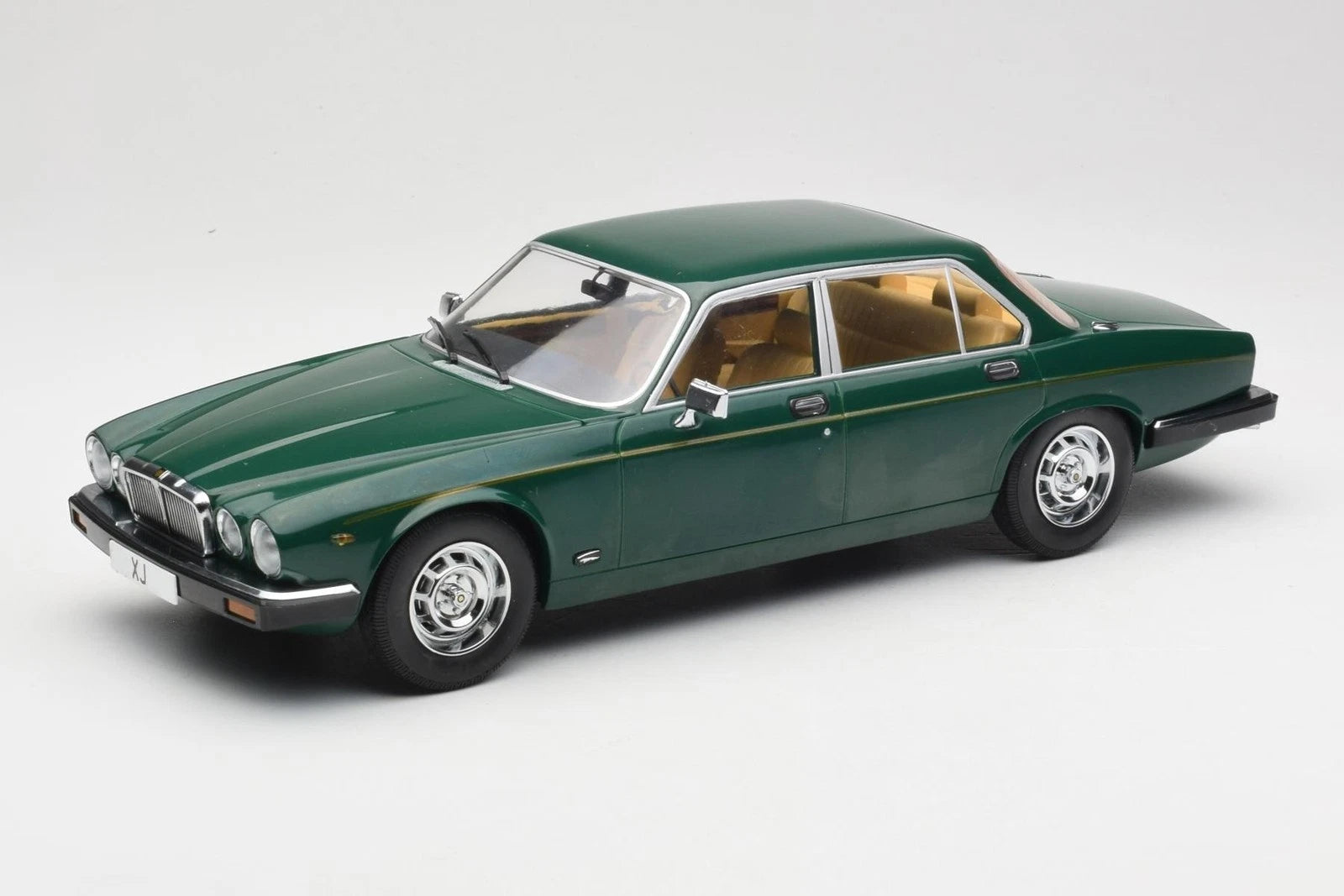 Jaguar XJ Series III Dark Green-MCG
