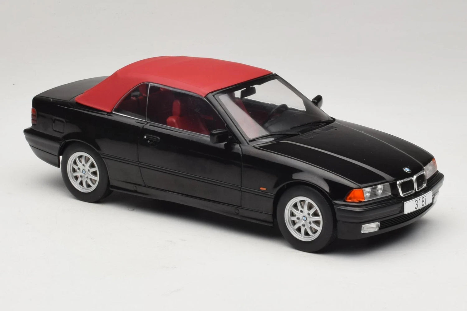 MCG 1/18"-BMW (E36) Alpina B3 3.2 Cabriolet 1996 —(Noir)  MCG18318