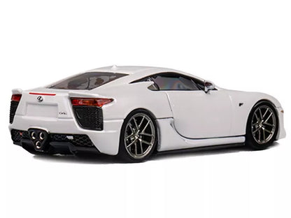 Lexus LFA, Pearl white (CM64-LFA-01)