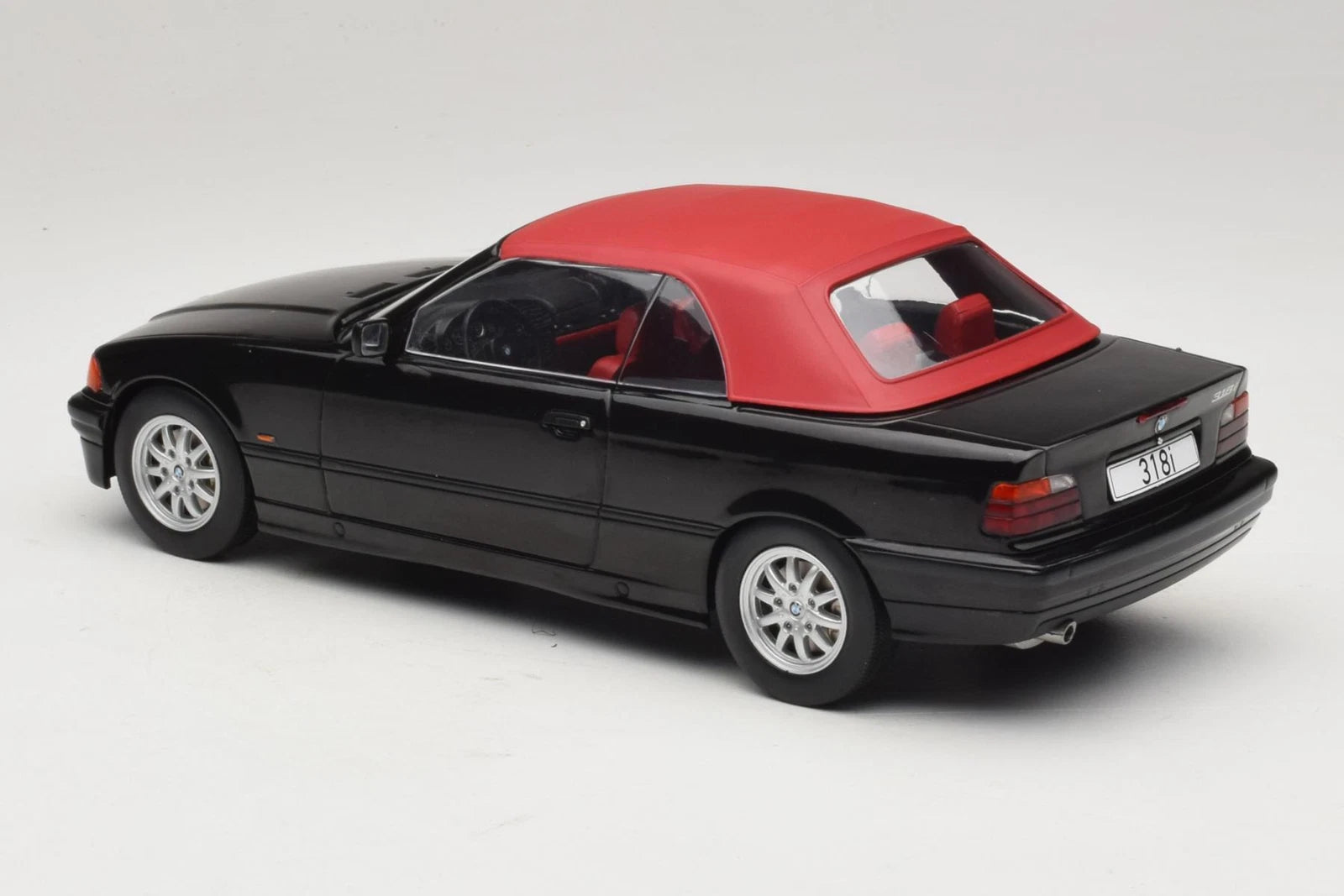 MCG 1/18"-BMW (E36) Alpina B3 3.2 Cabriolet 1996 —(Noir)  MCG18318
