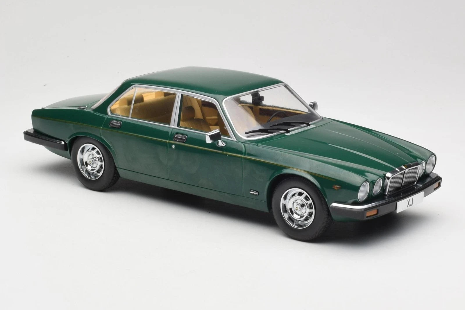 Jaguar XJ Series III Dark Green-MCG