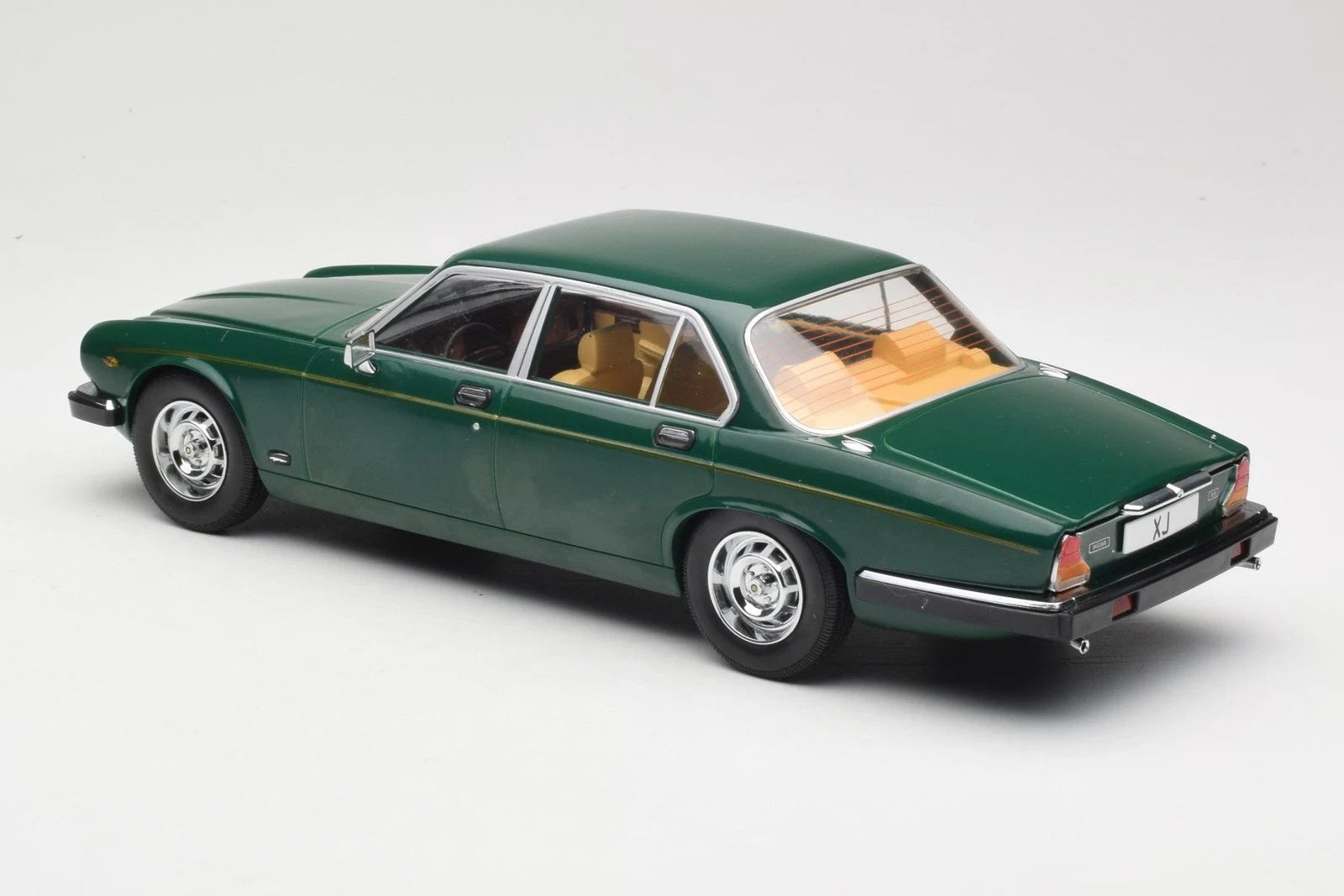 Jaguar XJ Series III Dark Green-MCG