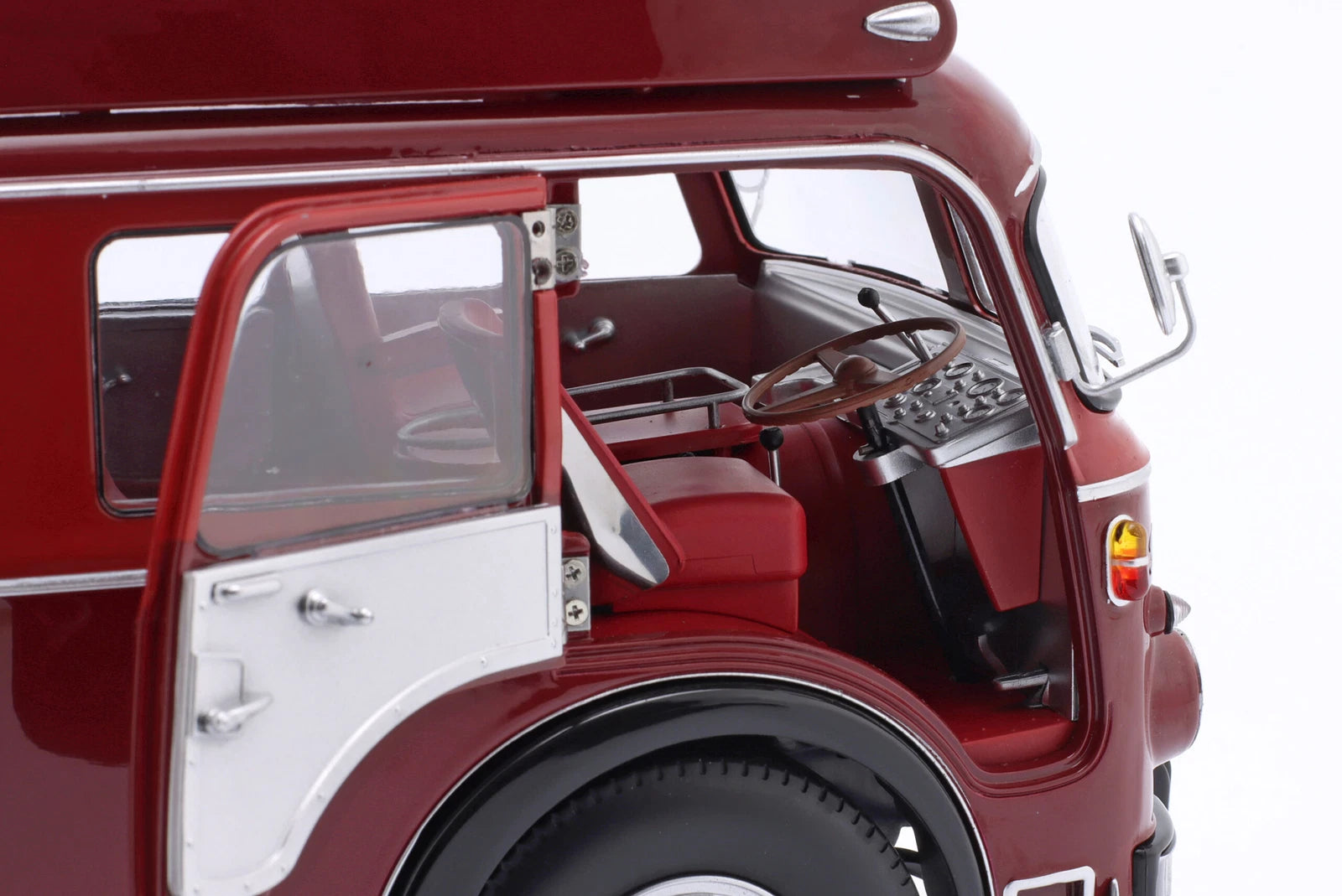 CMR 1/18- Fiat 642 RN2 Bartoletti Ferrari Race Car Transporter 1959