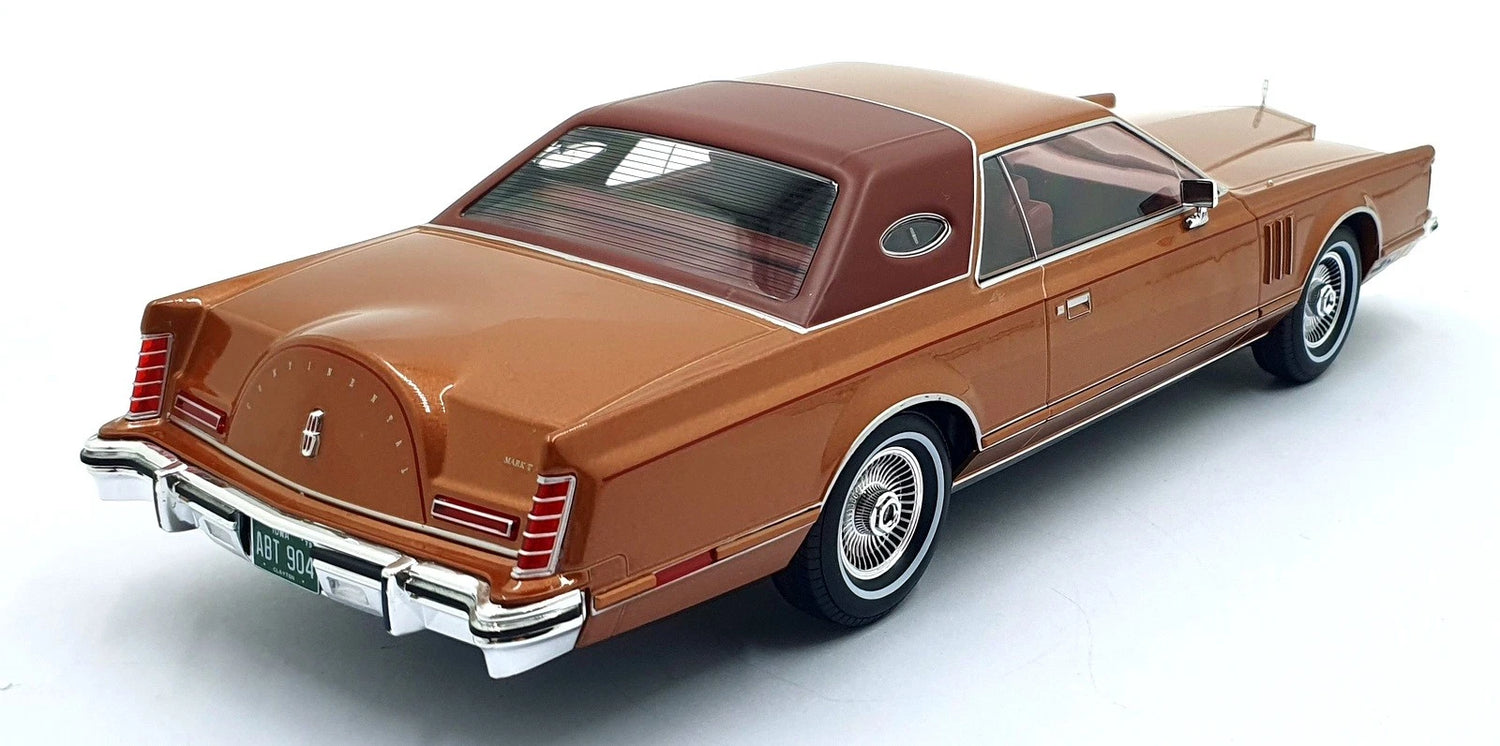 Lincoln Continental Mark V Met. Crystal Apricot