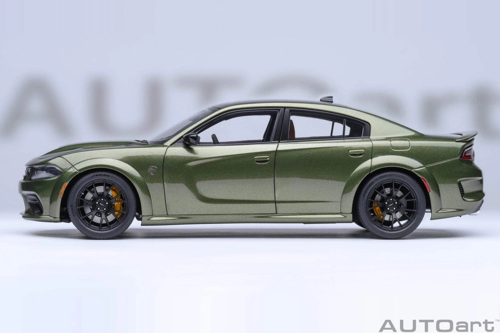 AutoArt 1:18- Dodge Charger SRT Hellcat Redeye Jailbreak (F8 Green) AA71752