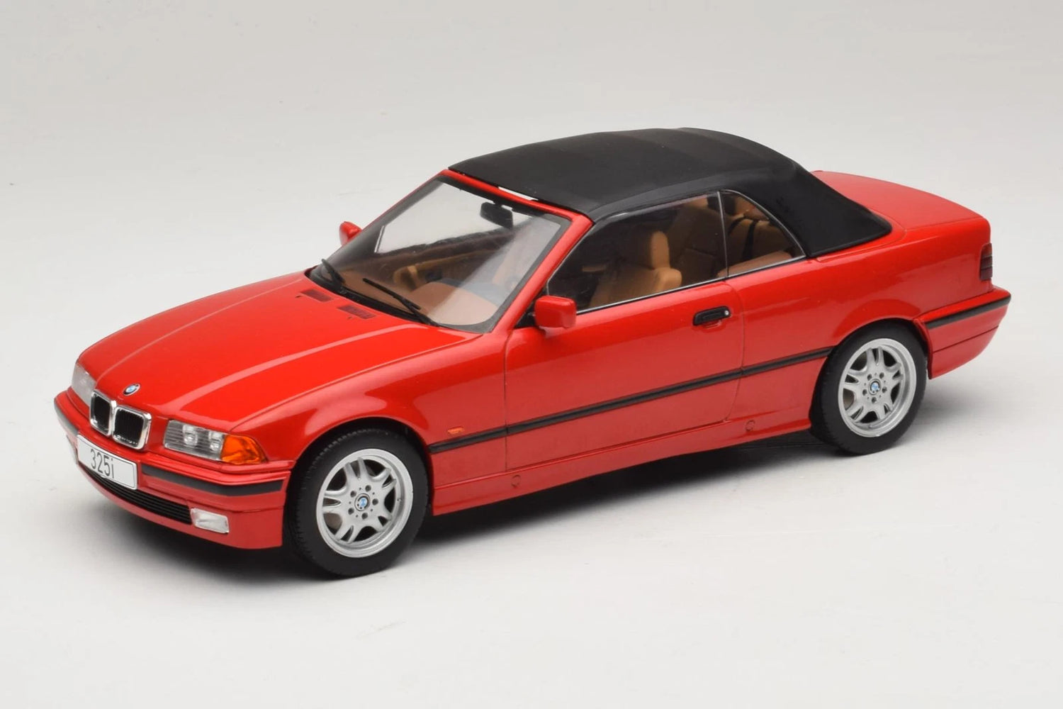MCG 1/18"-BMW (E36) Alpina B3 3.2 Cabriolet 1996 —(Rouge)  MCG18317