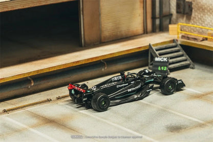 TARMAC WORKS GLOBAL64 1/64-Mercedes-AMG F1 W14 E Performance Spanish Grand Prix Tyre Testing 2023 Mick Schumacher