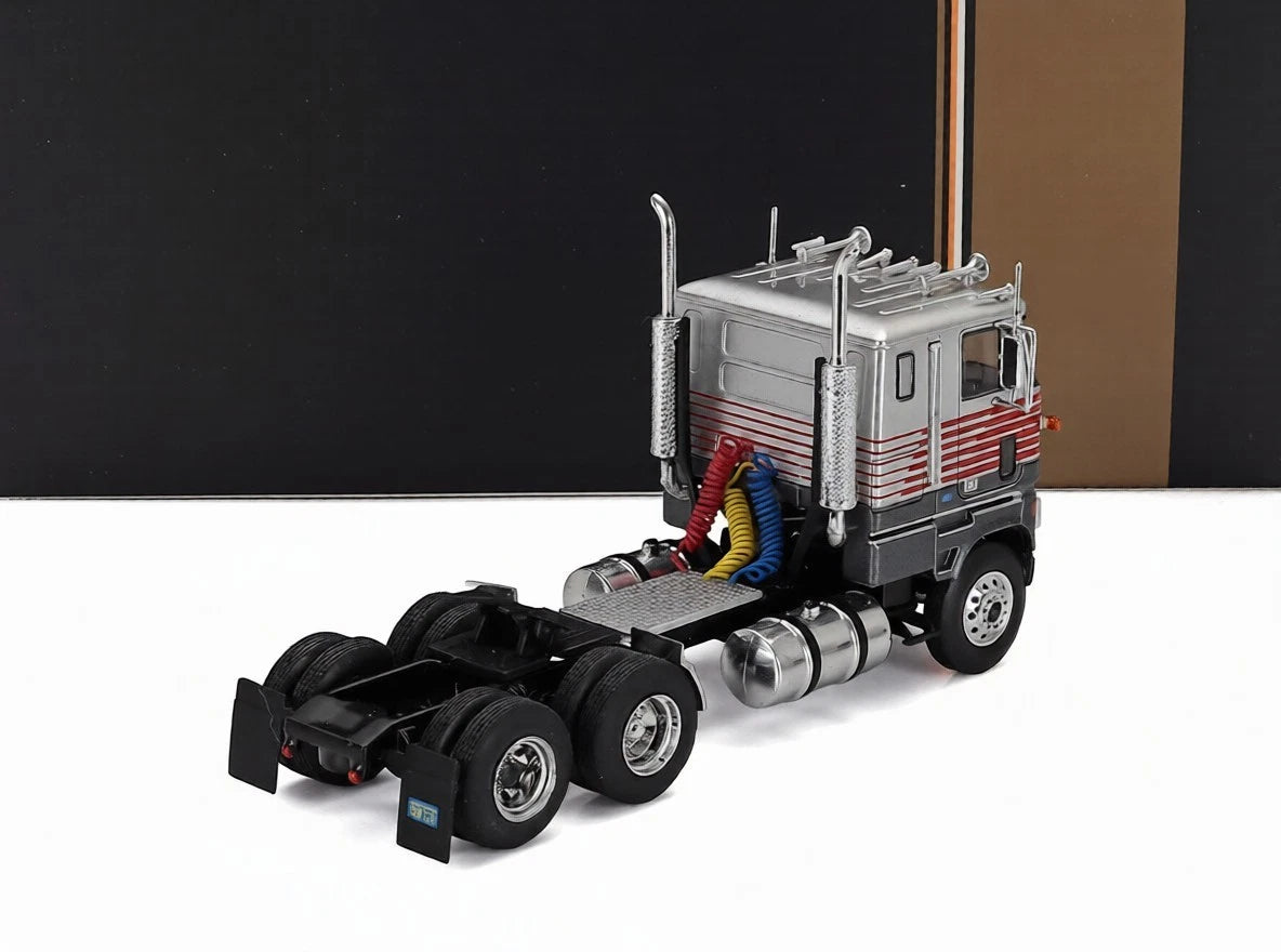 Ford CL9000 1976 Silver Prime Mover (1:64)