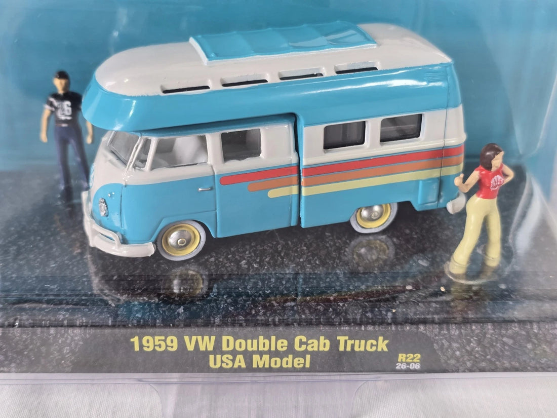 M2 Machines 1:64 1959 Volkswagen Double Cab Truck avec Camper Shell – USA Model – Diorama Release 22 67500-22-C