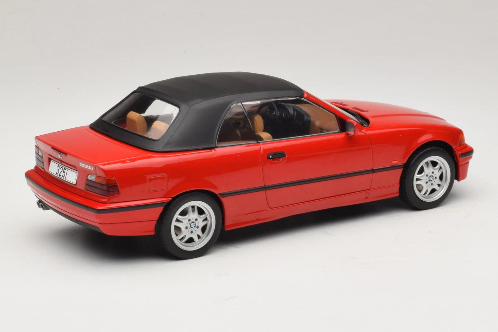 MCG 1/18"-BMW (E36) Alpina B3 3.2 Cabriolet 1996 —(Rouge)  MCG18317