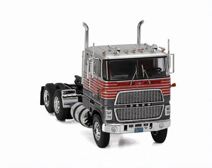 Ford CL9000 1976 Silver Prime Mover (1:64)