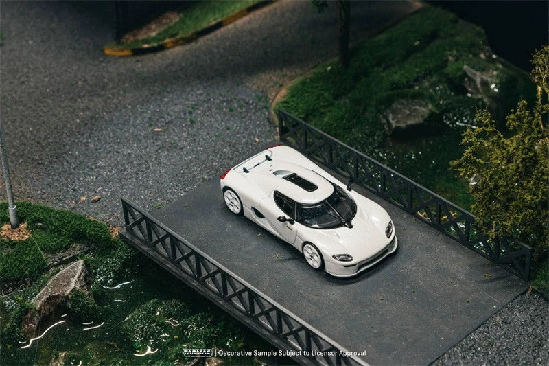 TARMAC WORKS GLOBAL64 1/64-Koenigsegg CC850 White Model Car + Trading Cards Combo Set T64G-TL051-WH
