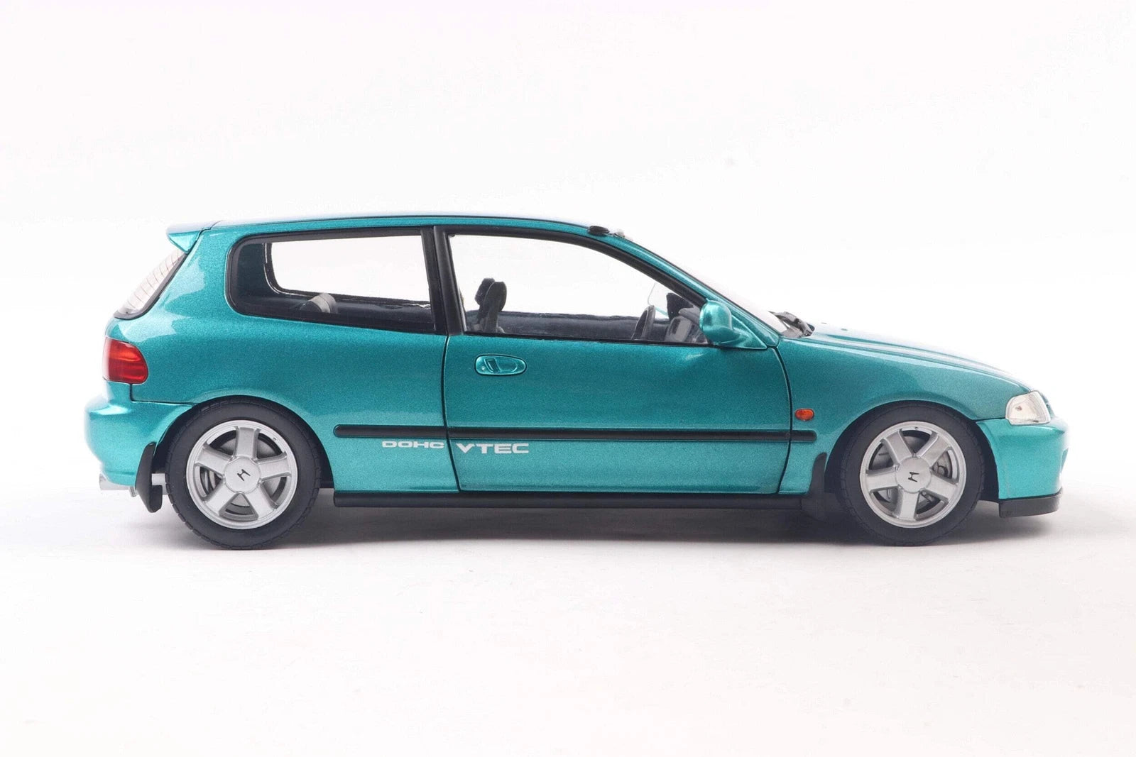 (PRE-ORDER NOV. 2025 ) SOLIDO-Honda Civic (EG6) – AZTEC GREEN PEARL – 1991