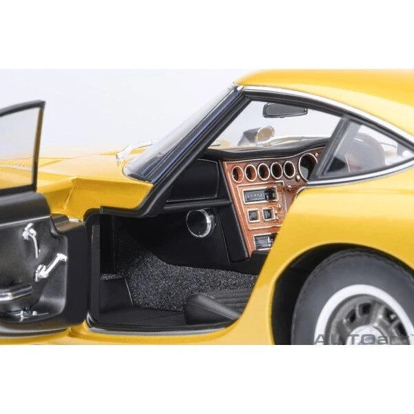AUTOART-Toyota 2000GT (RHD) 1967 -Gold