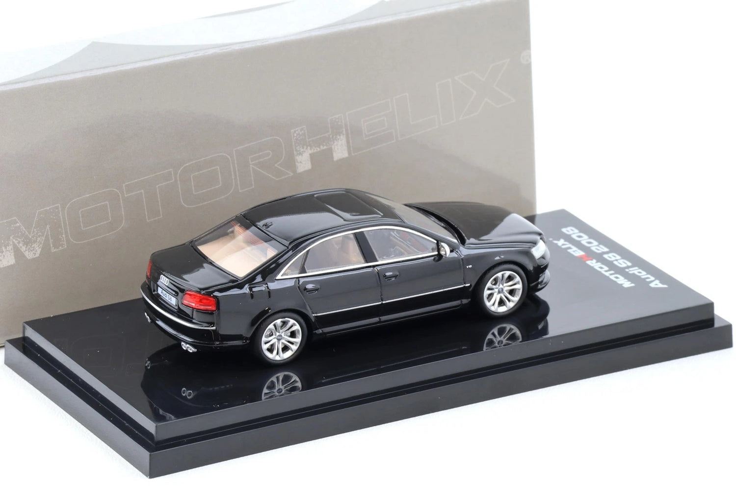 Motorhelix 1/64-Audi A8 (D3) Facelift 2008 (M68216)