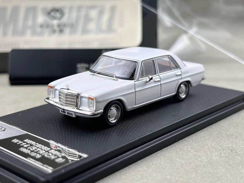 Maxwell Model 1:64-Mercedes-Benz 200 W114-Pearl White MW640029