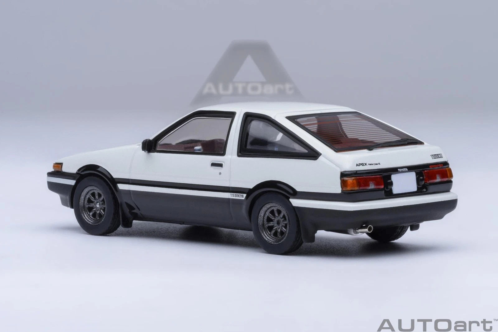 AutoArt 1/64 Toyota Sprinter Trueno (AE86) Initial D