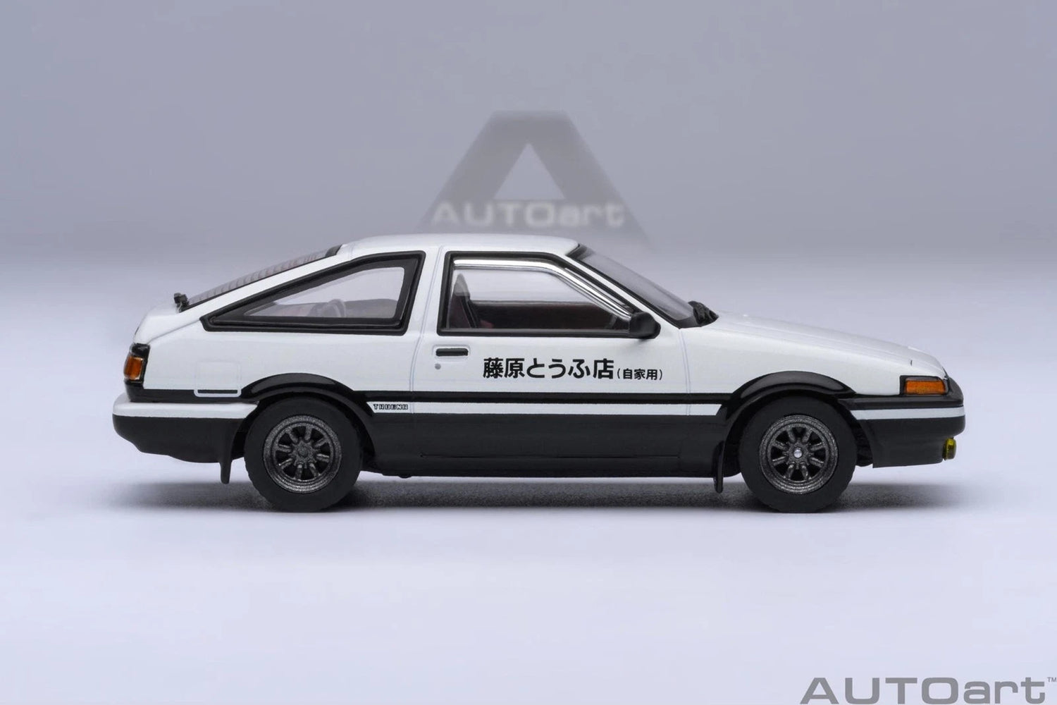 AutoArt 1/64 Toyota Sprinter Trueno (AE86) Initial D