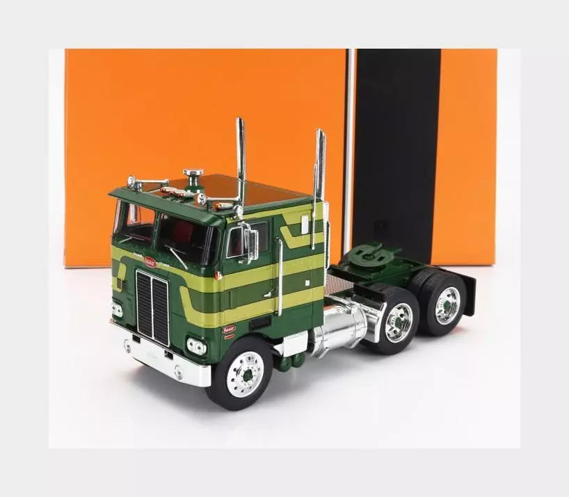 1979 Peterbilt 352 Pacemaker (Green) (1:43)