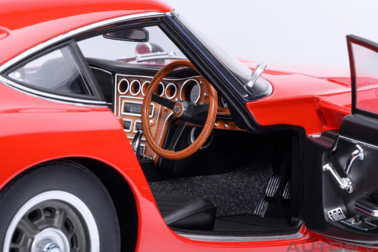 AUTOART-Toyota 2000GT (RHD) 1967 Red