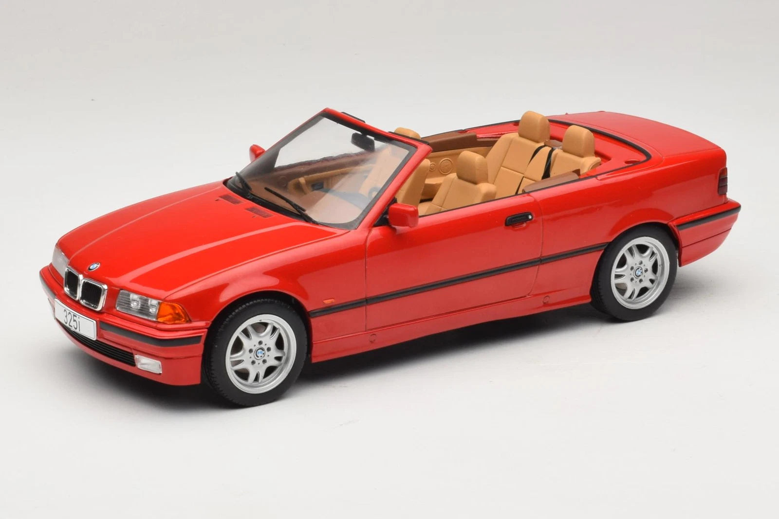 MCG 1/18"-BMW (E36) Alpina B3 3.2 Cabriolet 1996 —(Rouge)  MCG18317