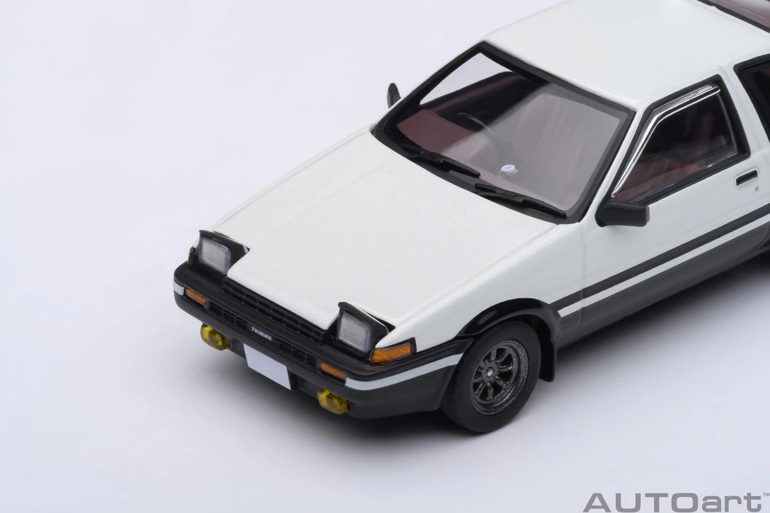 AutoArt 1/64 Toyota Sprinter Trueno (AE86) Initial D