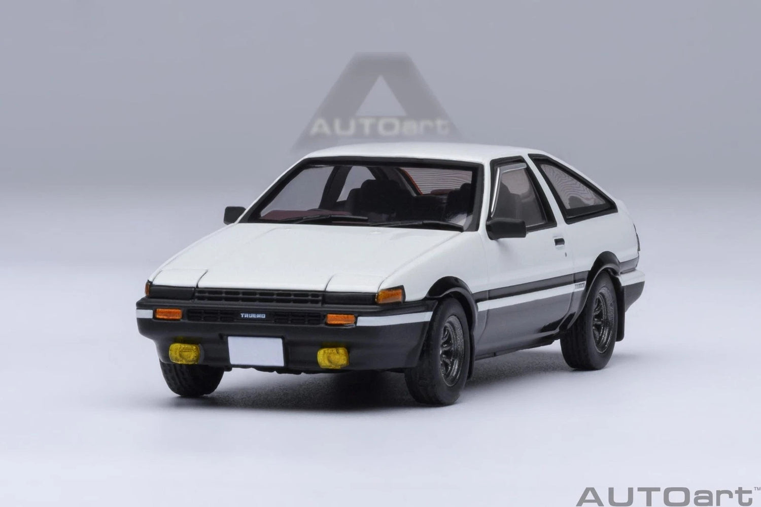 AutoArt 1/64 Toyota Sprinter Trueno (AE86) Initial D