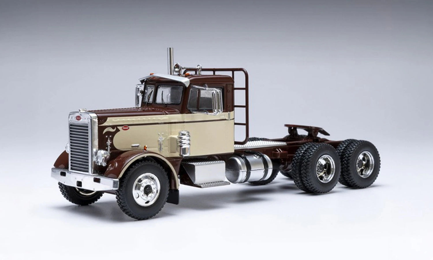 IXO MODEL 1:43- 1955 Peterbilt 281
