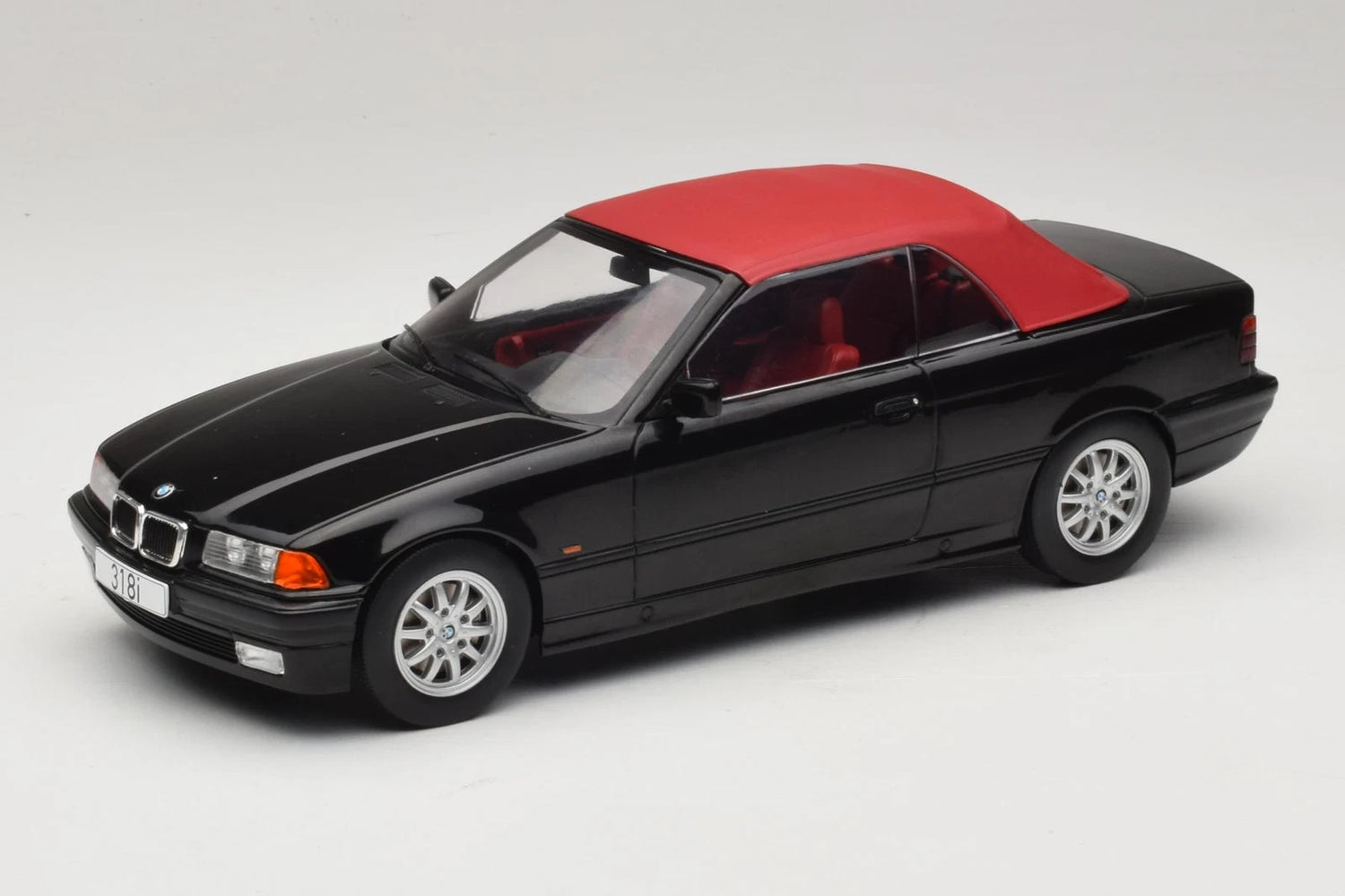 MCG 1/18"-BMW (E36) Alpina B3 3.2 Cabriolet 1996 —(Noir)  MCG18318