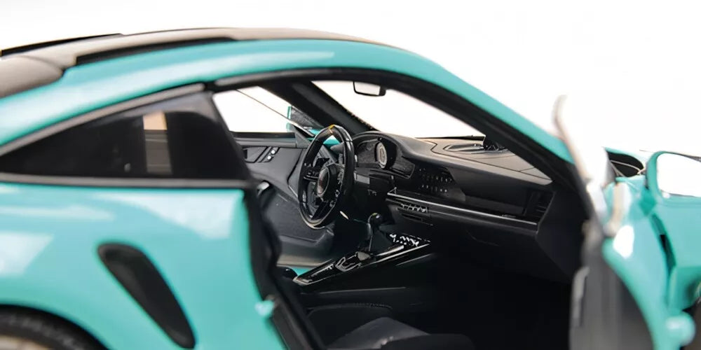 PORSCHE 911 (992) GT3RS GREEN DARK SILVER WHEELS 2024