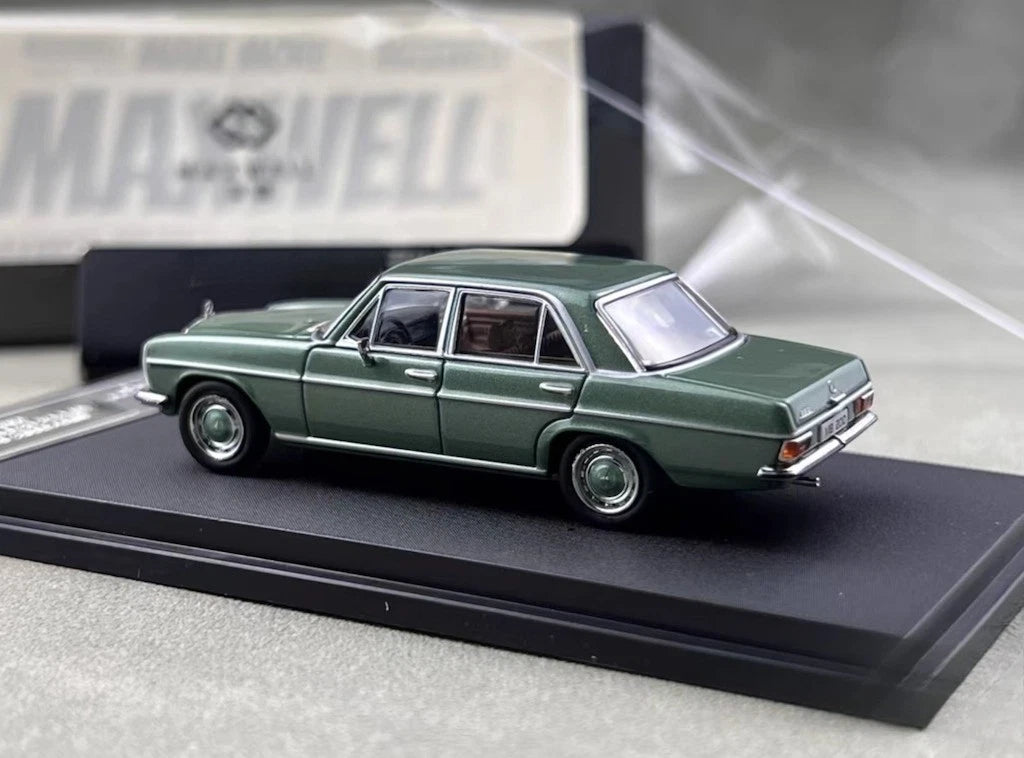 Maxwell Model 1:64-Mercedes-Benz 200 W114-Green MW640031