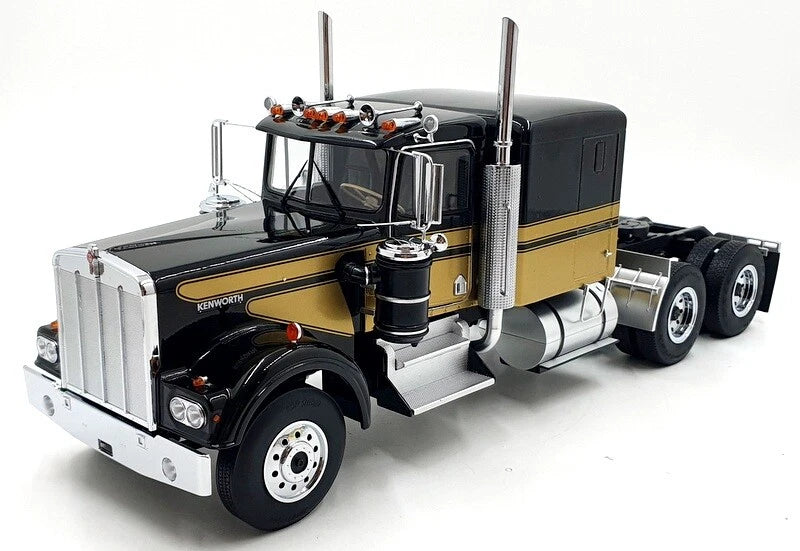"Smokey and The Bandit"  Kenworth W900 and Trailer 