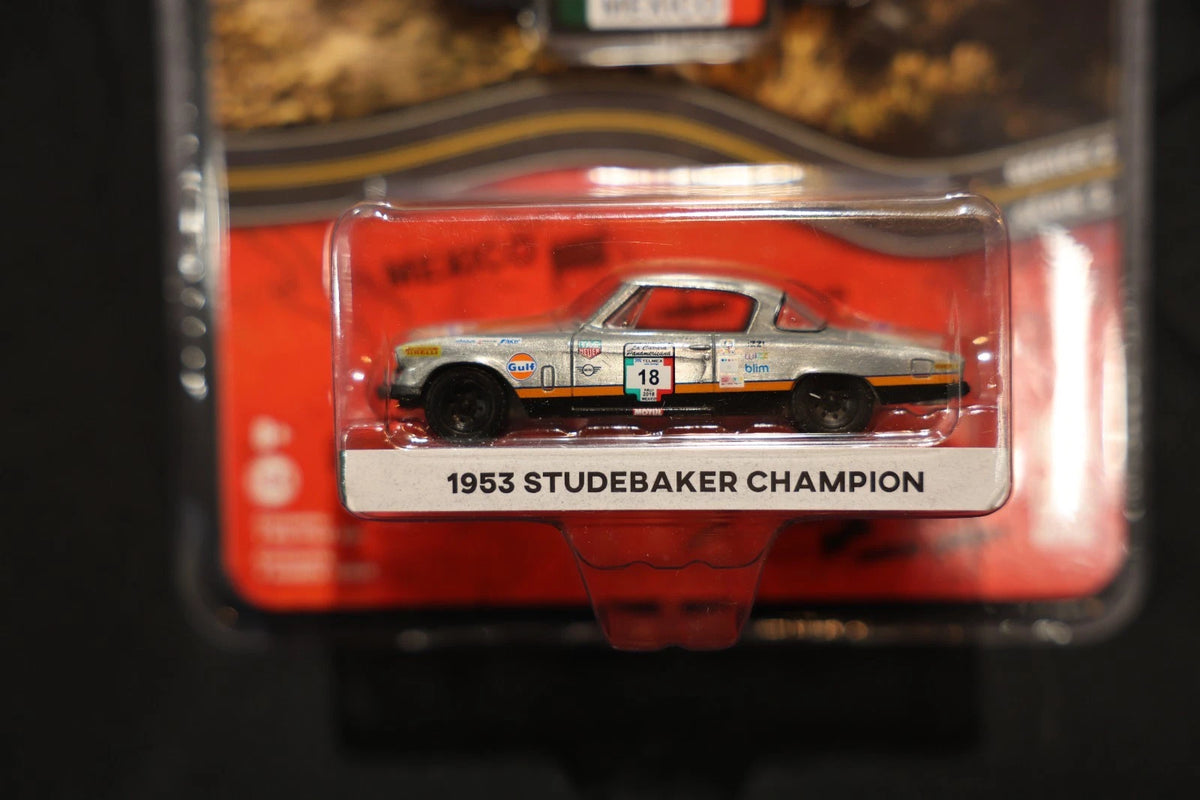 CHASE CAR GreenLight 1:64 1953 Studebaker Champion Gulf 