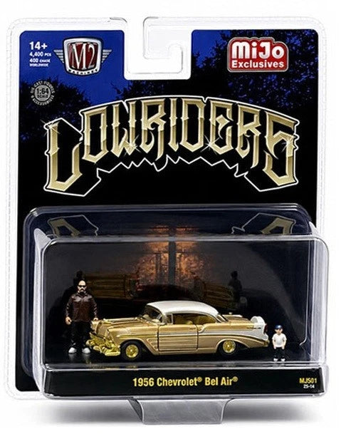 CHASE CAR – M2 Machines 1:64 Chevrolet Bel Air Lowrider 1956 – Beige et or avec 2 figurines père et fils – MiJo Exclusives – 67500-MJS03-CHASE