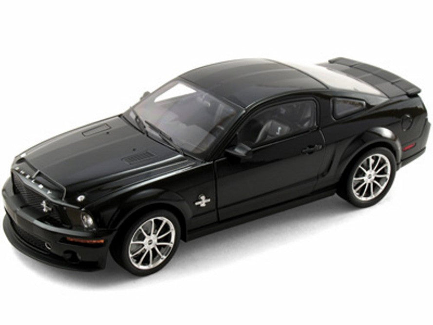2008 Shelby GT 500KR Noir avec bandes noires – Shelby Collectibles Legend Series 1:18 (sc299/black)