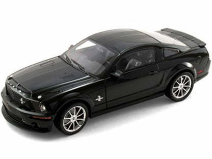 2008 Shelby GT 500KR Noir avec bandes noires – Shelby Collectibles Legend Series 1:18 (sc299/black)