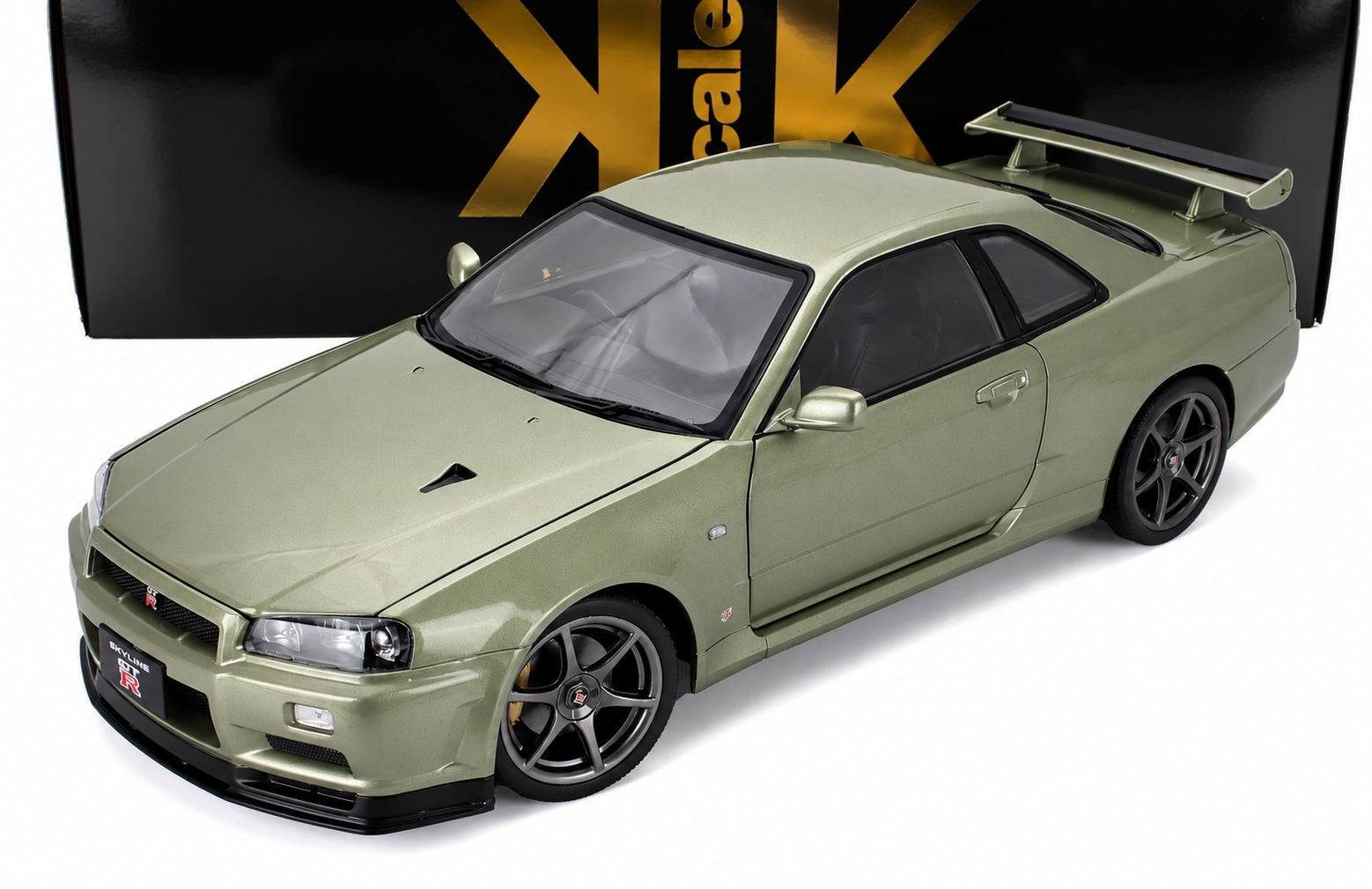 KK Scale 2001 Nissan Skyline GT-R R34 V-Spec White with OEM Wheels 1:12 – KKDC120212-1