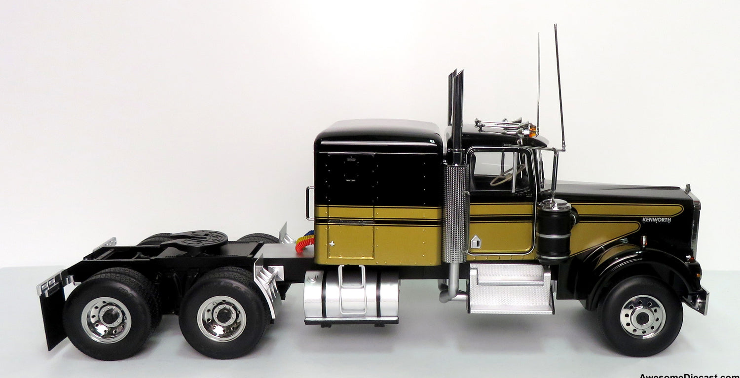 "Smokey and The Bandit"  Kenworth W900 and Trailer 
