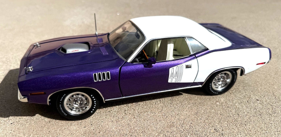 YCID-1971 Cuda, 440/6, Violet w/Vinyl Top (Limitée à 96 unité-Limited to 96 units)