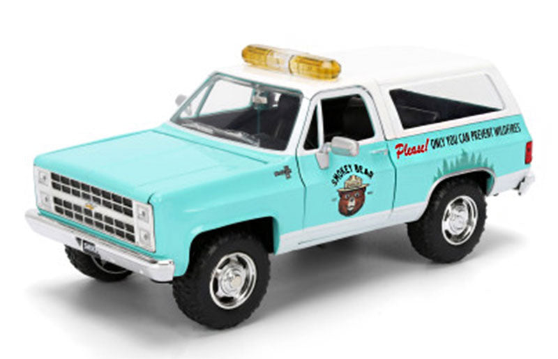 Jada 1:24 Chevrolet Blazer 1980 avec figurine Smokey Bear – Vert clair et blanc – Hollywood Rides – JD36294