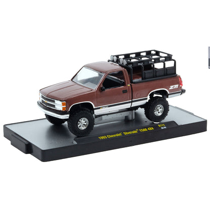 M2 Machines 1:64 1993 Chevrolet Silverado 1500 4X4 – Auto-Thentics Release 111 – 32500-111-C